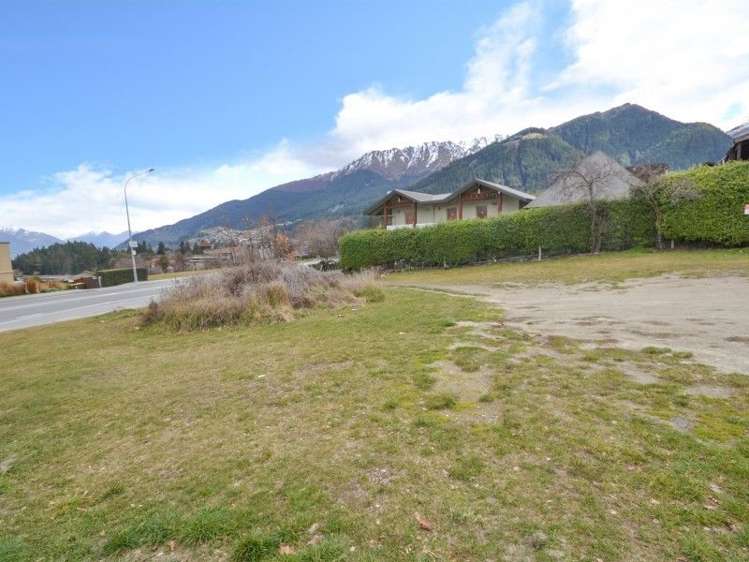 20 Suburb Street Queenstown_12