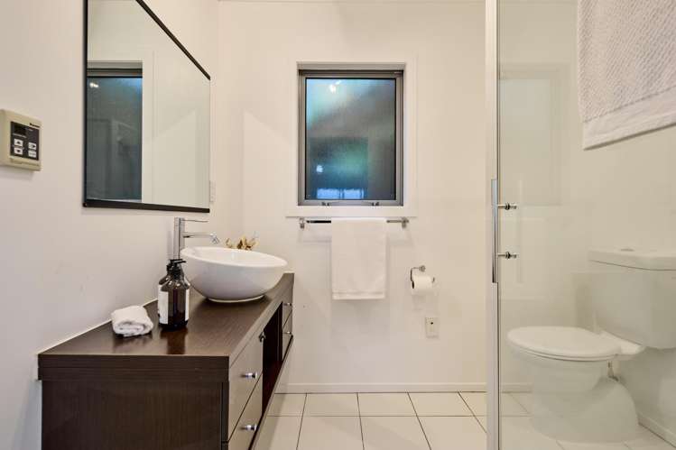 19 Court Road Tawa_6
