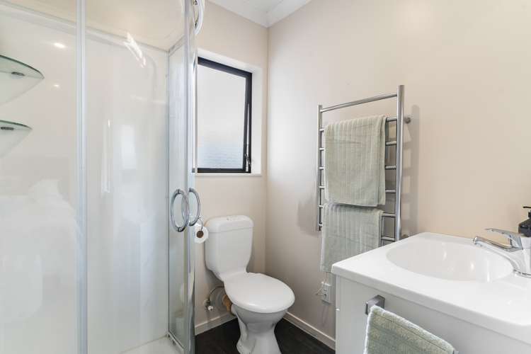 136 Lynwood Road New Lynn_12