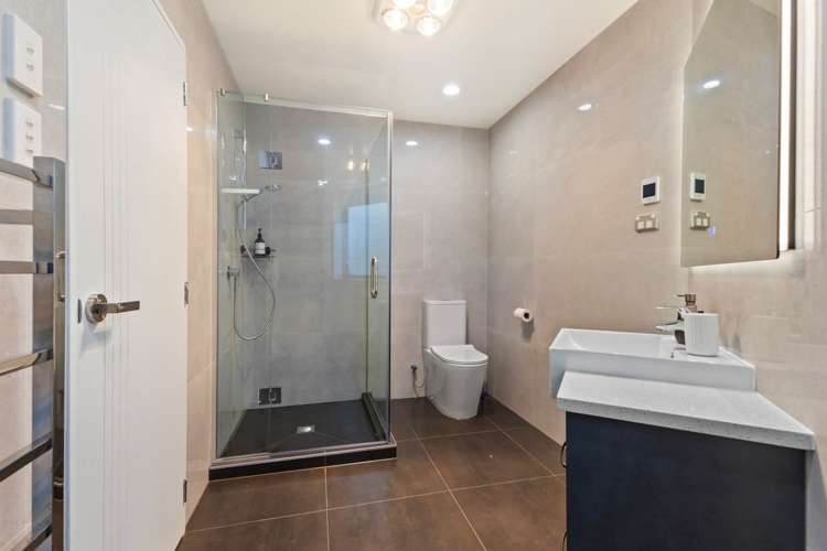 6 Koromeke Street Flat Bush_15