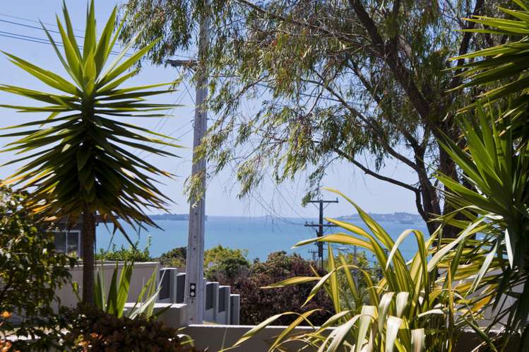 2 Beach Road Mellons Bay_18