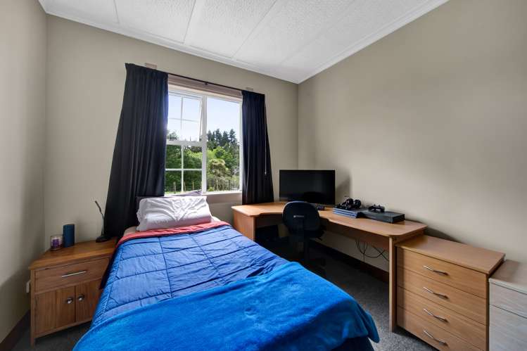 891 Bird Road Stratford_16