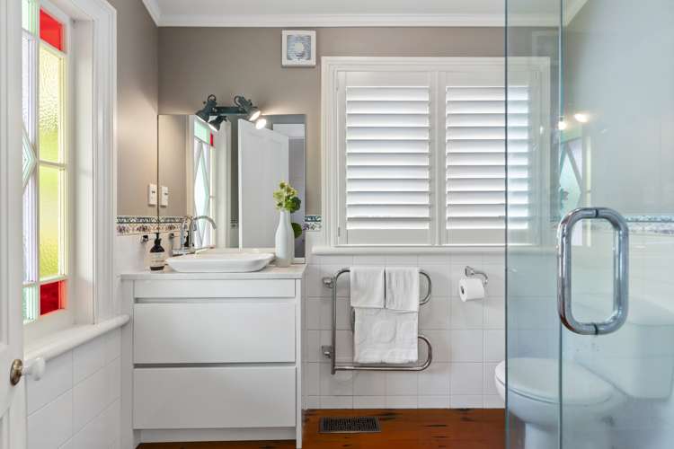 72 The Drive Epsom_16