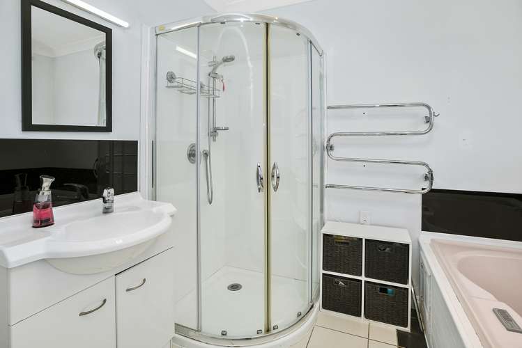 220 Dowse Drive Maungaraki_10