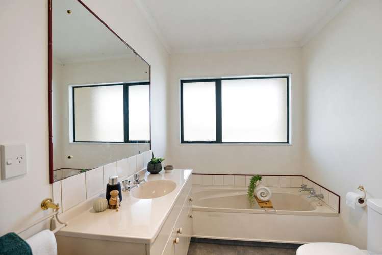 6 Mistral Place Paraparaumu Beach_12