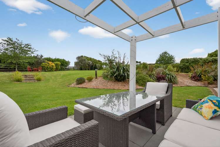 2 Lawrence Carter Drive Bombay_17