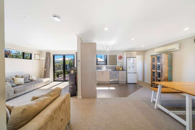 8 Hargest Crescent Saint Kilda_4