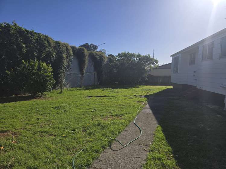 16 Glooming Place Conifer Grove Takanini_13