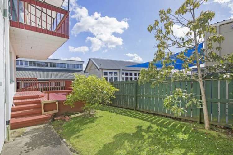 2/2 Seaview Terrace Mount Albert_5