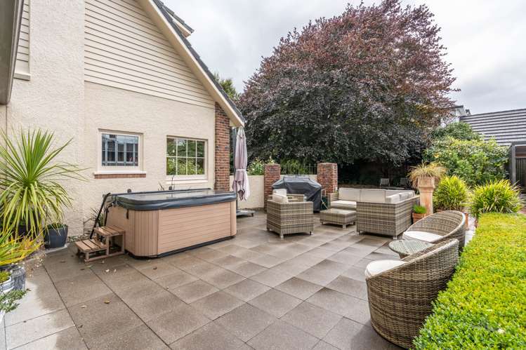 385 Queens Drive Windsor_32