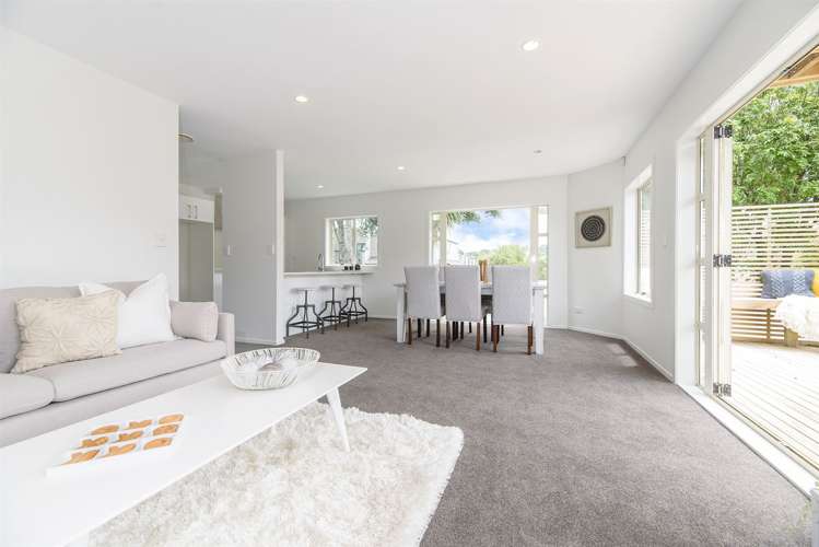 1/14 Fields Parade Oteha_5