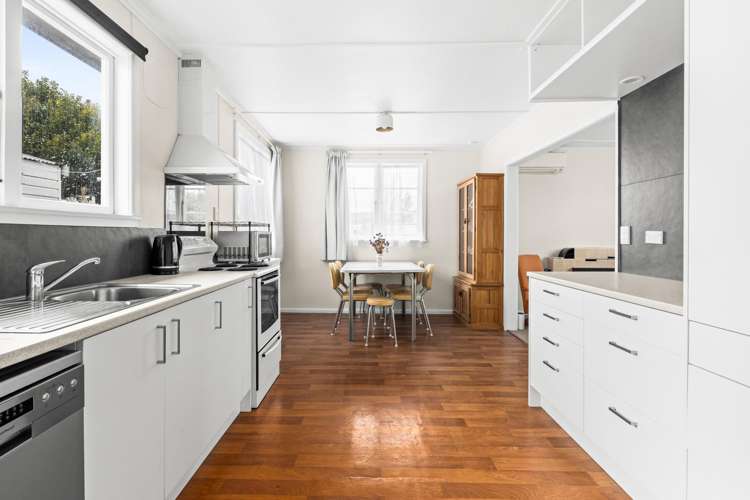 1215 Norfolk Crescent Mayfair_1