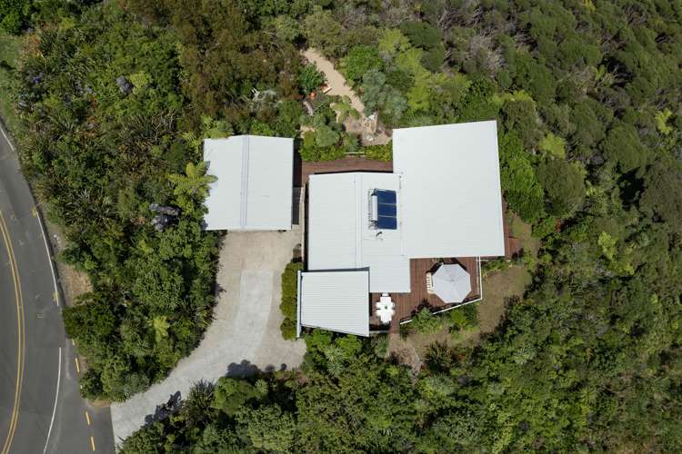 69 Piha Road Piha_35