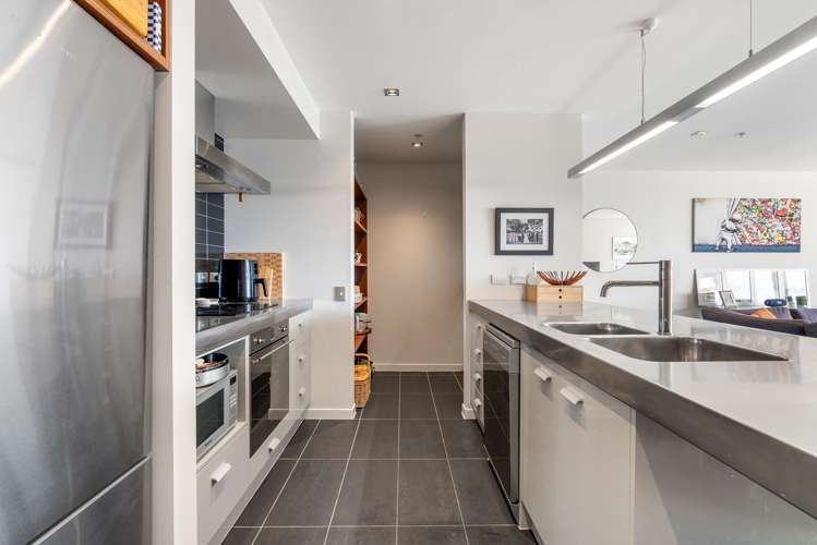 6D/82 Cable Street Te Aro_11