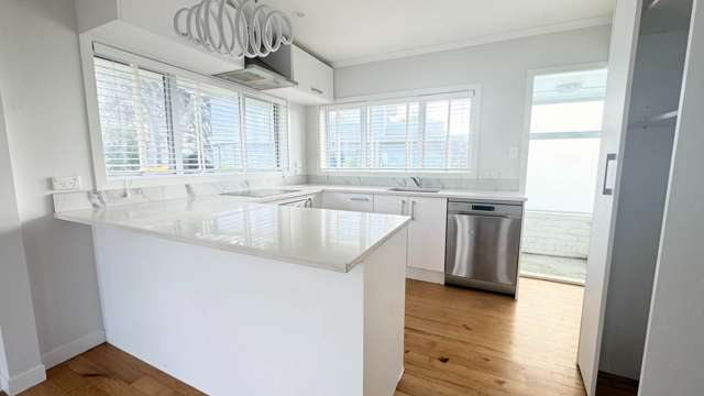 1/300 Lake Road Hauraki_4