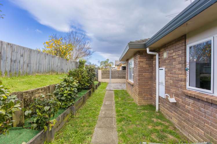 8 Greenway Rise Gulf Harbour_28