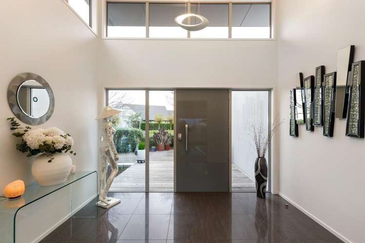 7 Golf View Close, Fairhall_3