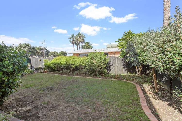 2/15 The Esplanade Eastern Beach_22