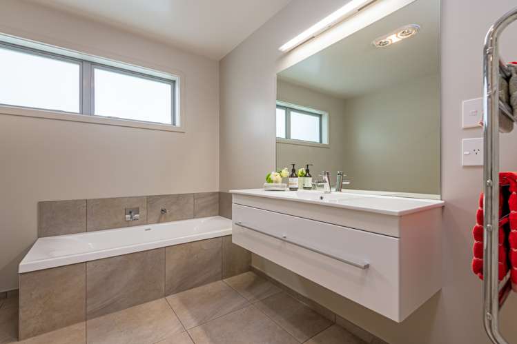 252 Polson Hill Drive Aokautere_14