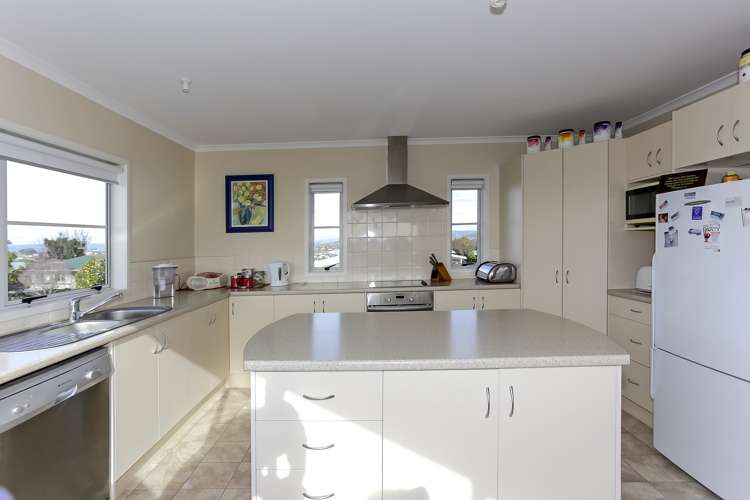 35 Upland Street Brookfield_7