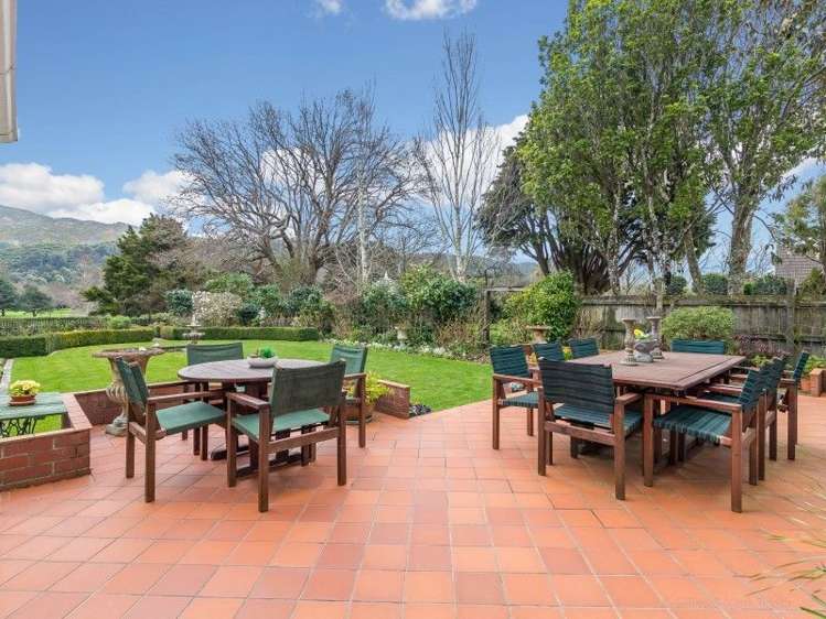 56 Barton Road Heretaunga_17