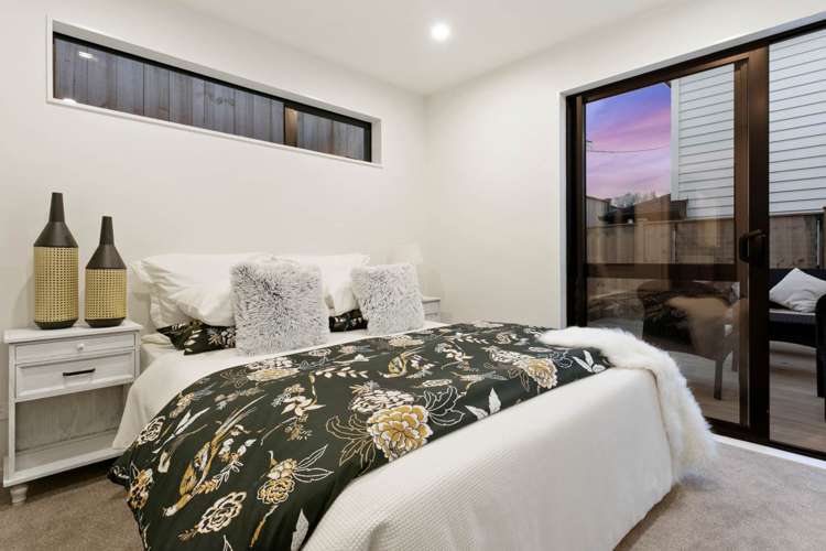 1b Valron Road Te Atatu South_13