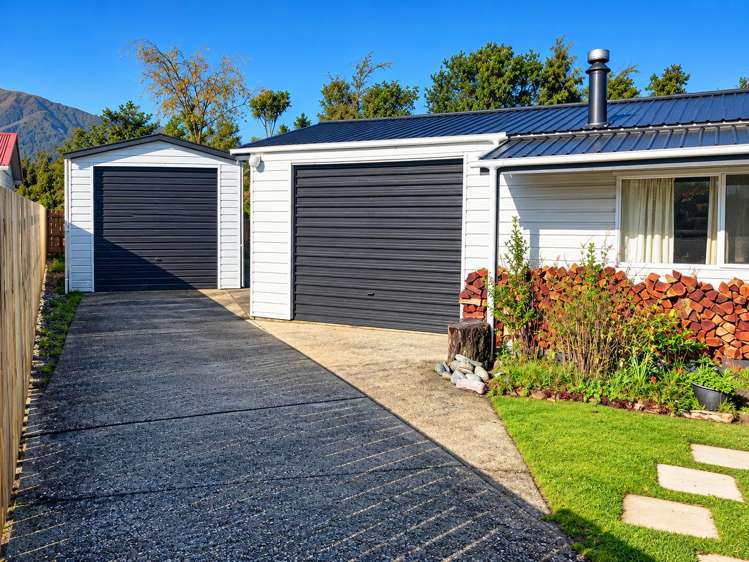 24 Pauareka Road Haast_11