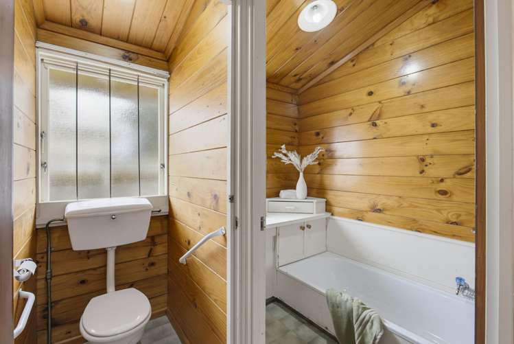10 Bahama Crescent Paraparaumu Beach_19