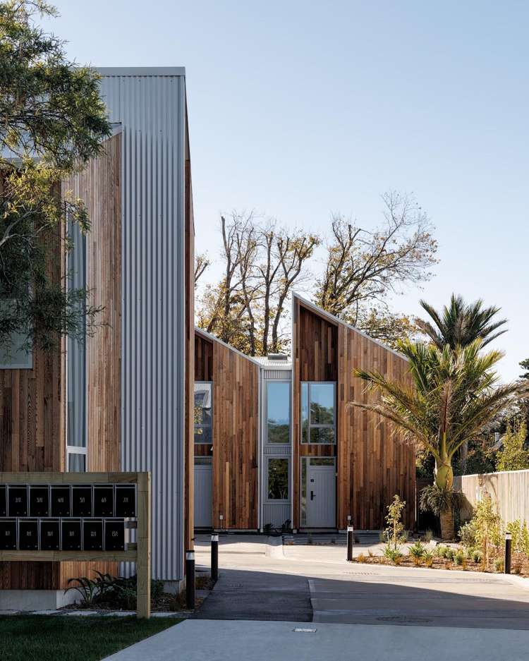 Unit 9/1 Nikau Grove Woburn_13