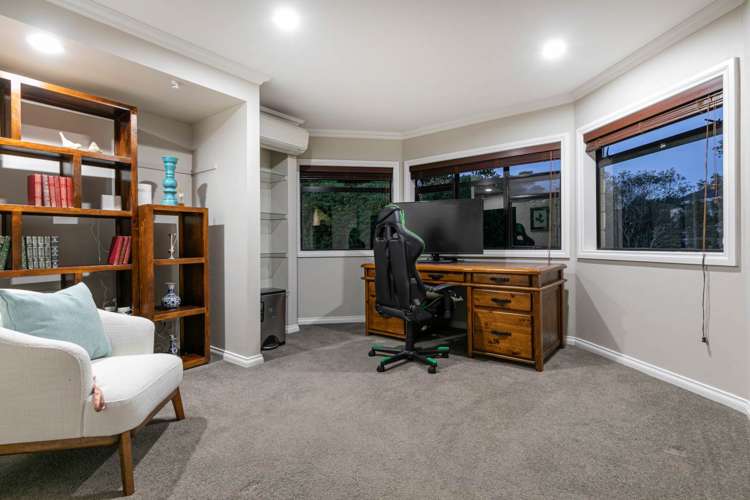 3 Oakford Park Crescent Greenhithe_26