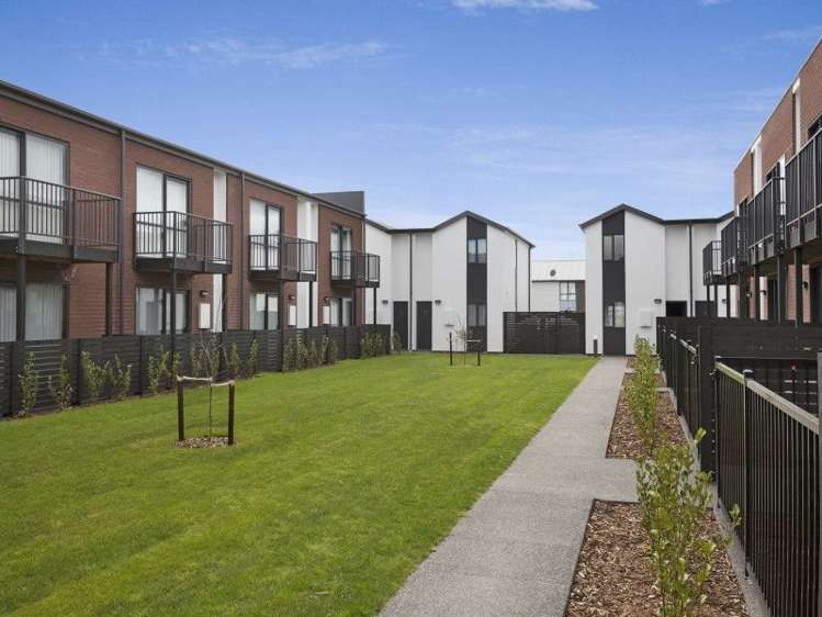 27/17 Bunyan Street Waltham_0