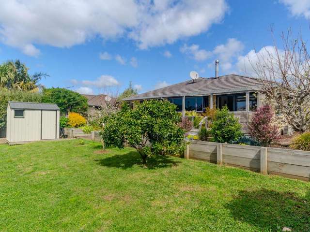 EASY CARE, PRIVATE & CLOSE TO TOWN