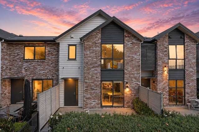 Modern, Bright & Spacious; Facing Reserve!