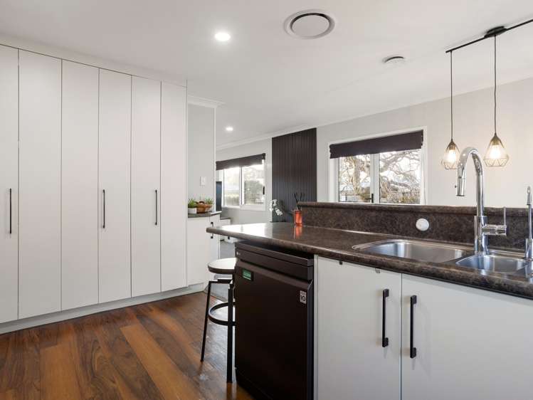 2 Brookbank Place Glenview_7