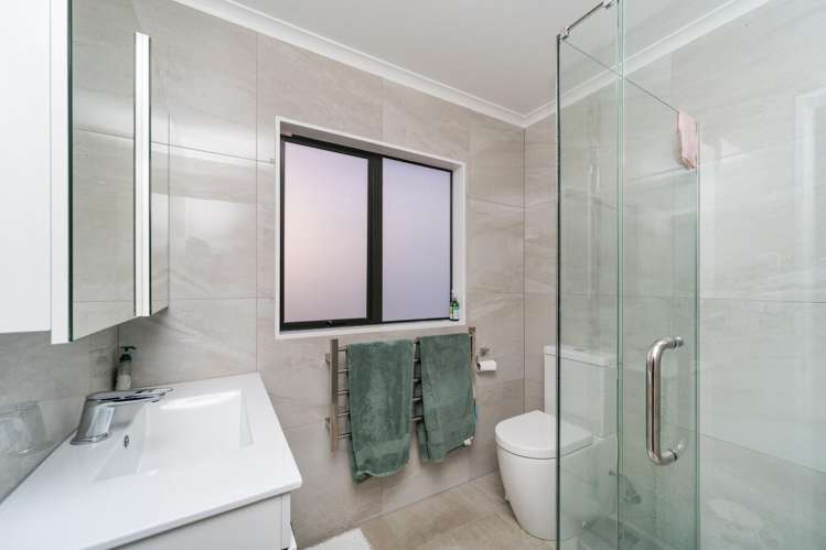 8 Greenwood Place Fitzherbert_26