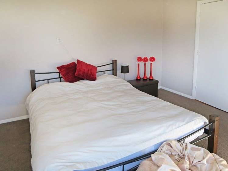 23 Main Road Owaka_5