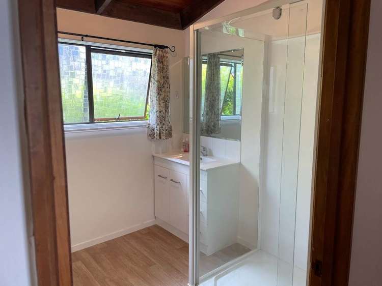 360 Royal Road Massey_12