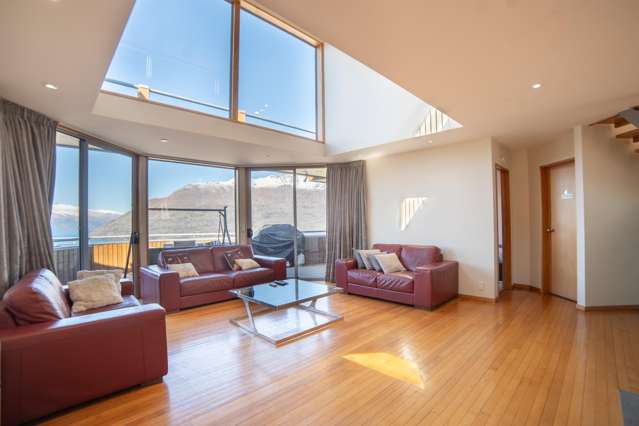 132 Wynyard Crescent Fernhill/Sunshine Bay_4