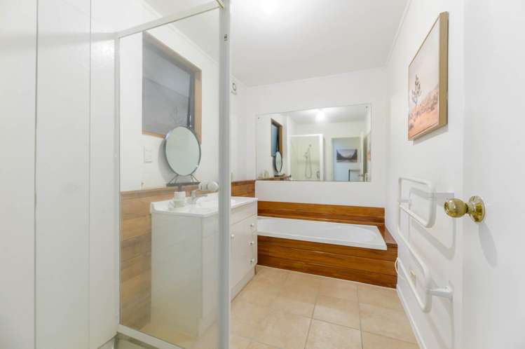 1/96a Konini Road Titirangi_15