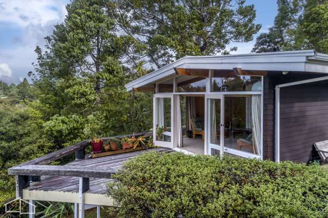 8 Wood Bay Road Titirangi_1