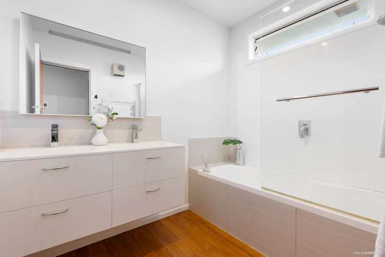 189 Riverside Avenue Point England_17