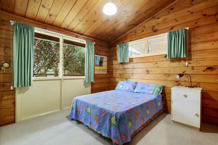 12 Helvetia Grove Naenae_13