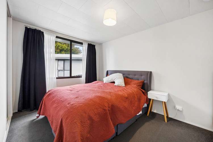 2/342C Royal Road Massey_7