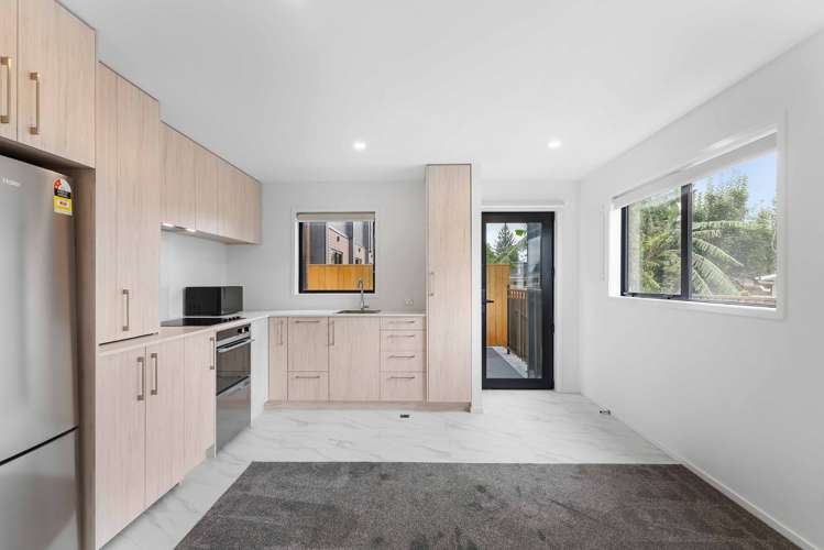 13/51 Te Kanawa Crescent Henderson_2