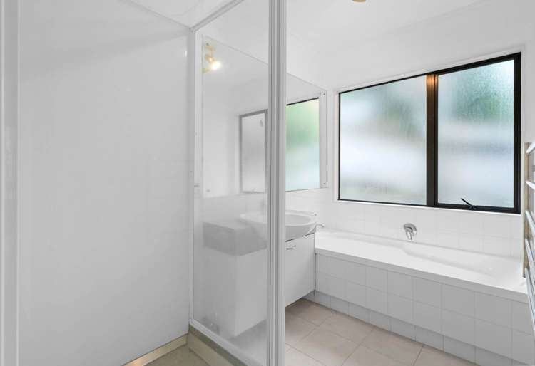 17a Janome Place Bucklands Beach_11