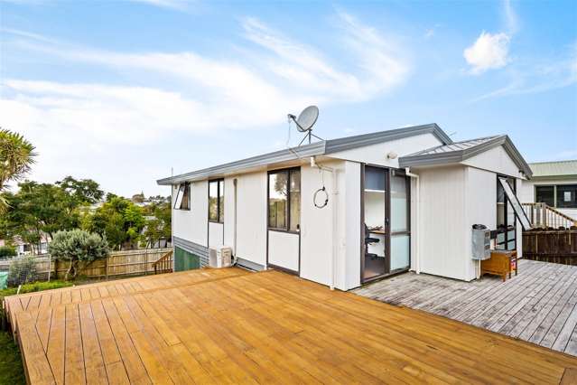 3 Maywood Crescent Glen Eden_4