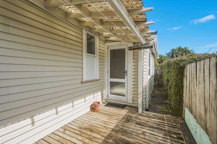 72 Broadway Waitara_21