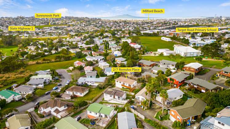 2/7 Romulus Place Totara Vale_16