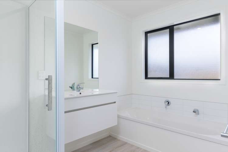 22 Spitfire Drive Burleigh_12