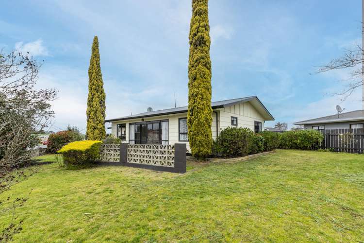 91 Caernarvon Drive_1